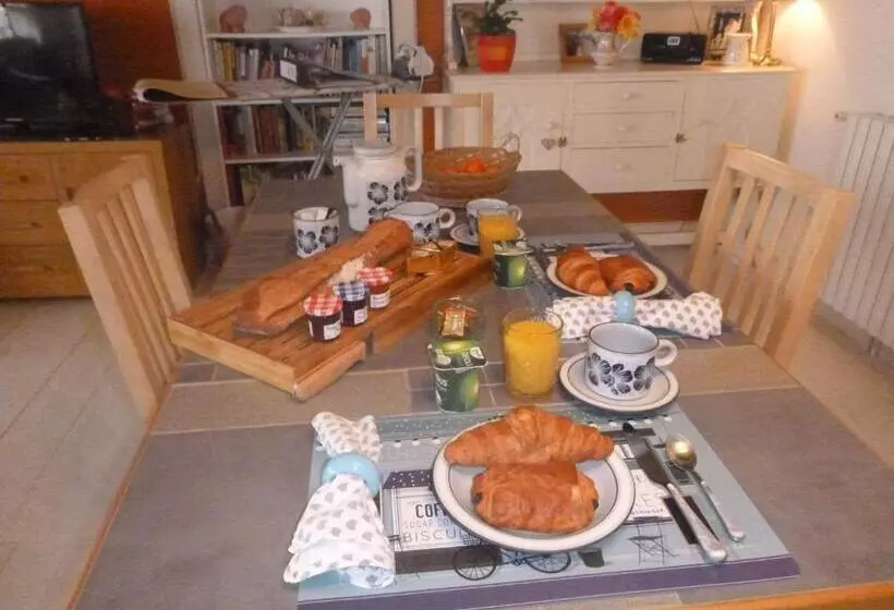 Aamiaismajoitus (B&B) La Maison Des Fleurs