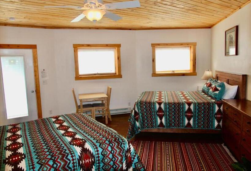 Bed and Breakfast Red Moon Lodge