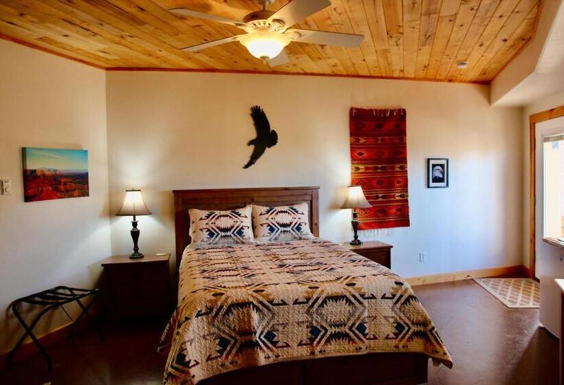 Bed and Breakfast Red Moon Lodge