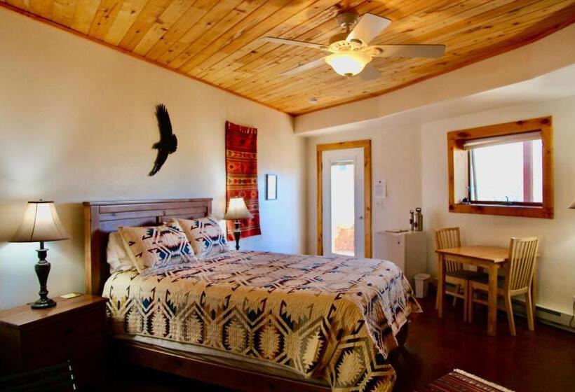 Bed and Breakfast Red Moon Lodge