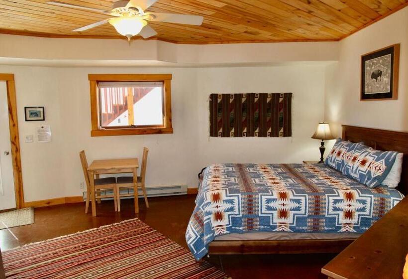 Bed and Breakfast Red Moon Lodge