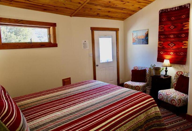 Bed and Breakfast Red Moon Lodge