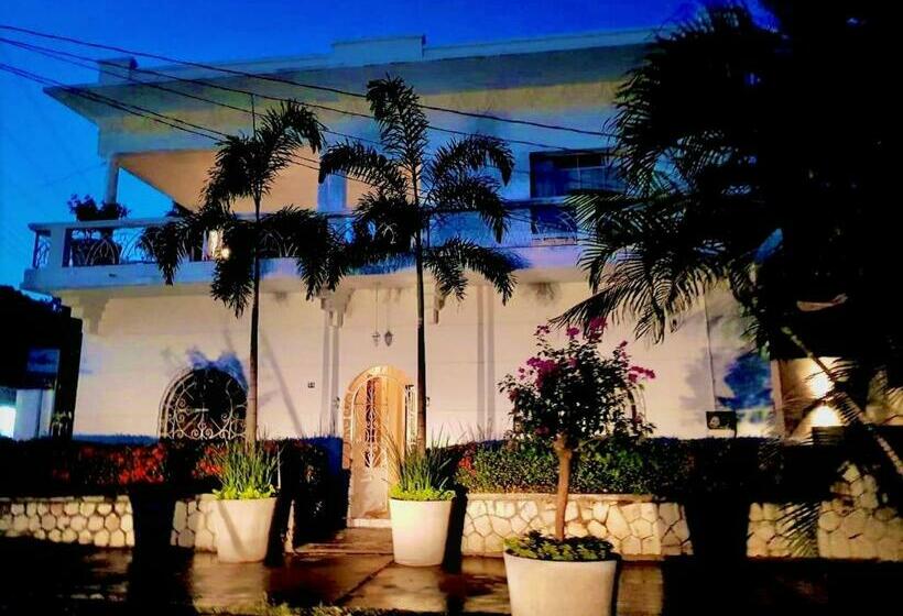 فندق Hostal Casablanca