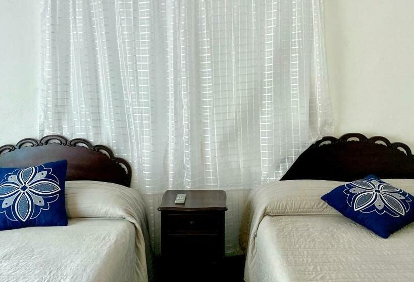 فندق Hostal Casablanca