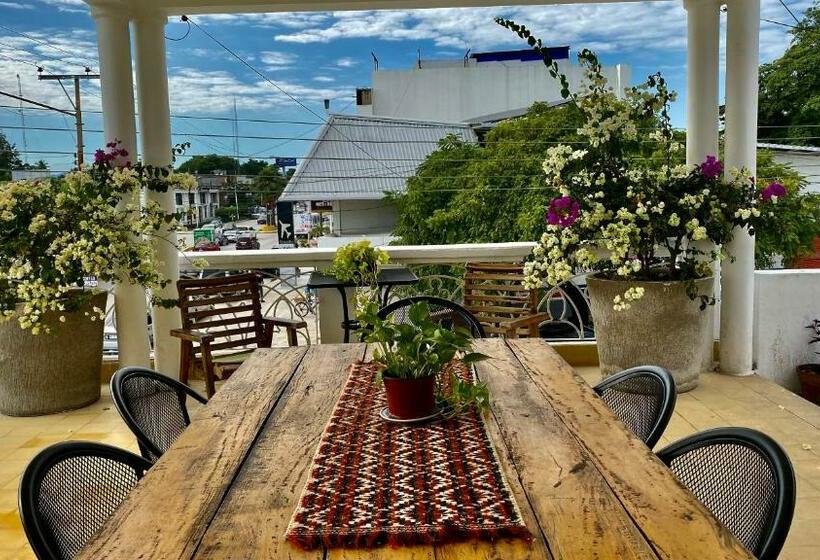 فندق Hostal Casablanca