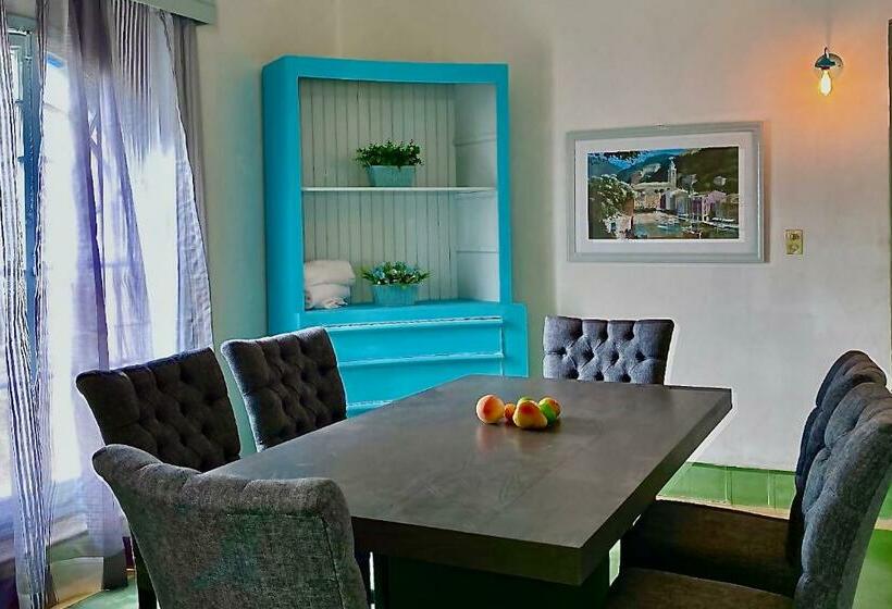 فندق Hostal Casablanca