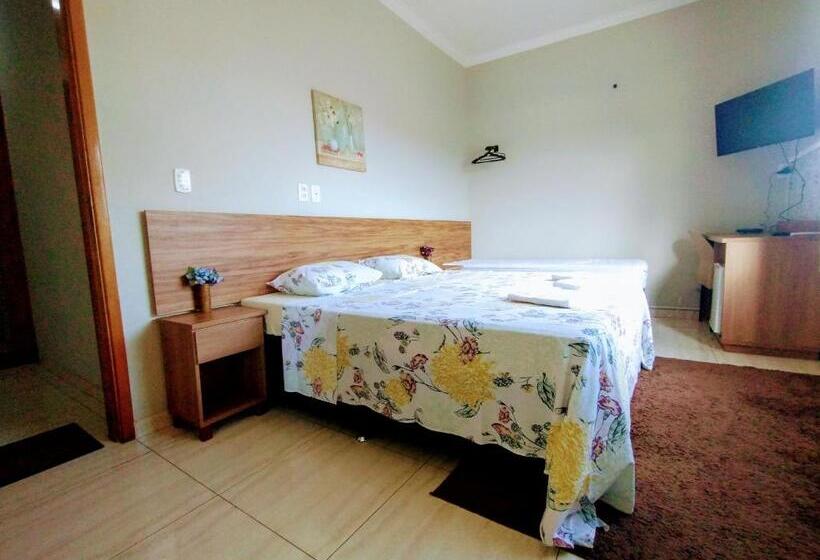 Пансион Pouso Oliveira Suítes