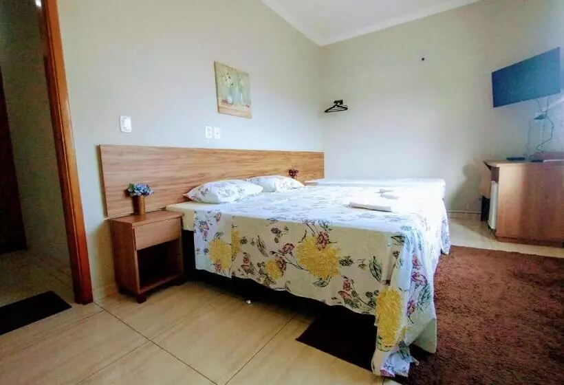 Majatalo Pouso Oliveira Suítes