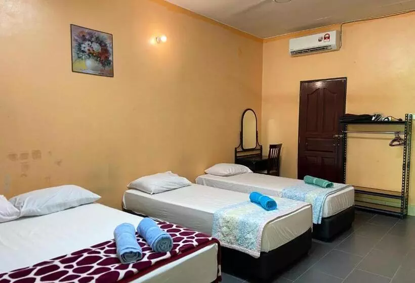 Retkeilymaja Padang Besar Green Inn