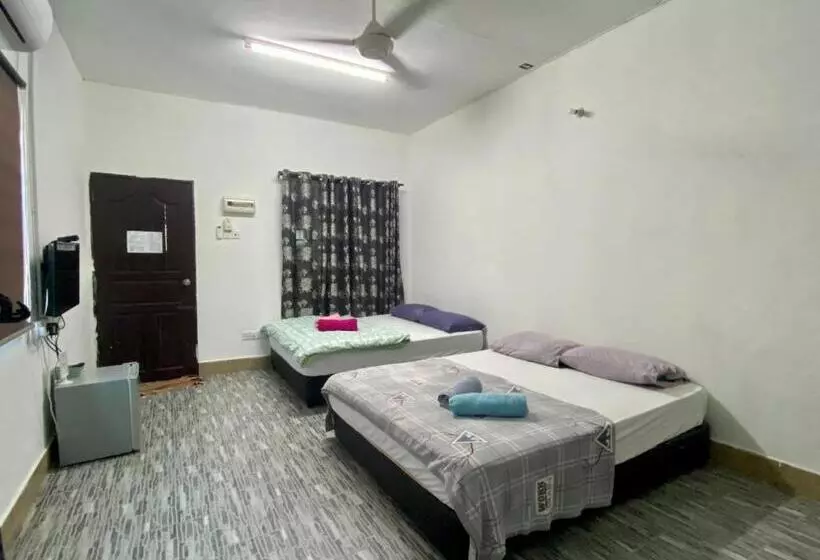 Retkeilymaja Padang Besar Green Inn