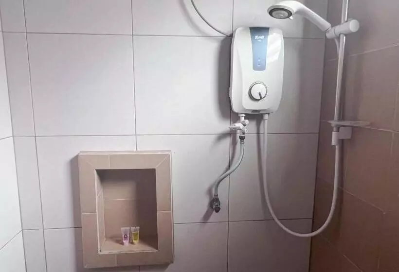 Retkeilymaja Padang Besar Green Inn