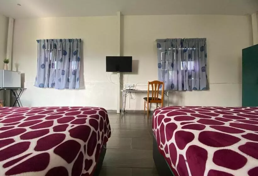 Retkeilymaja Padang Besar Green Inn