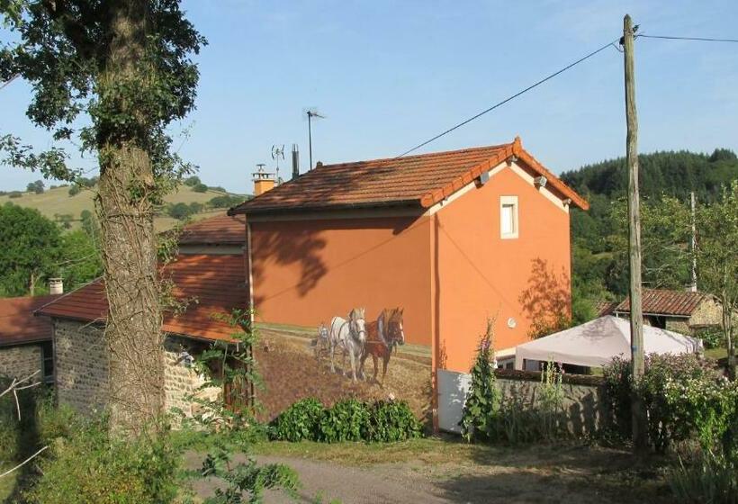 住宿加早餐  La Vache Sur Le Toit