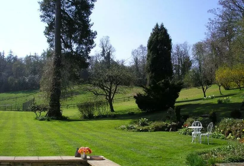 Chart House Bed And Breakfast