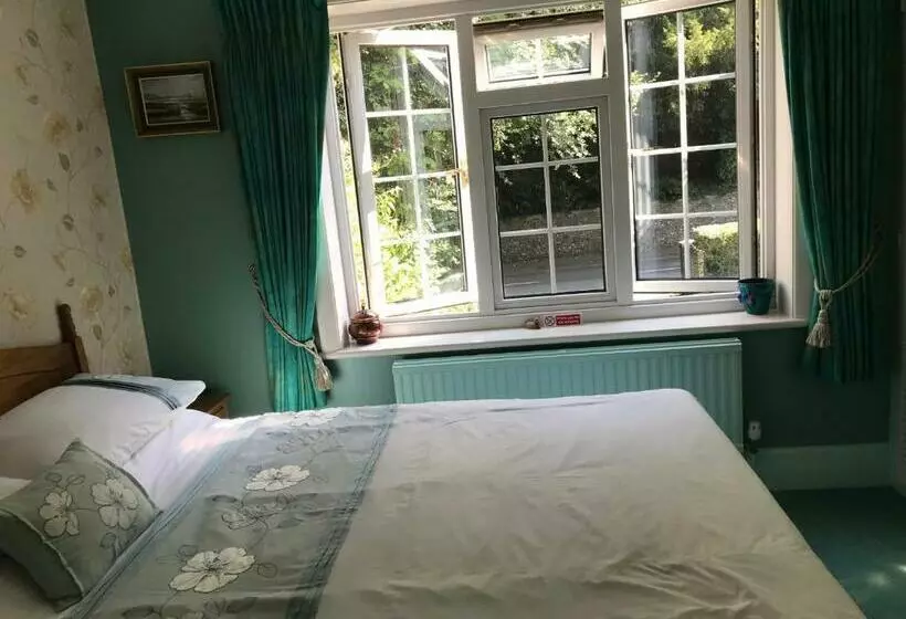 Chart House Bed And Breakfast