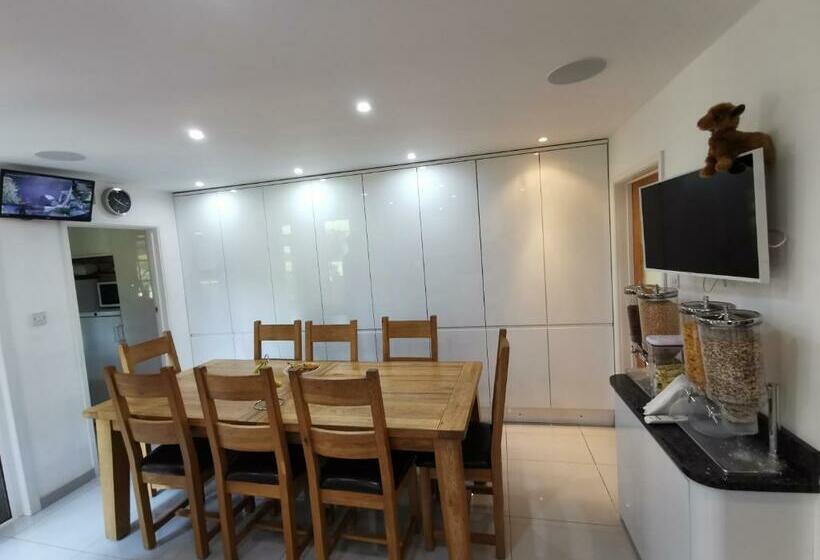 Chart House Bed And Breakfast