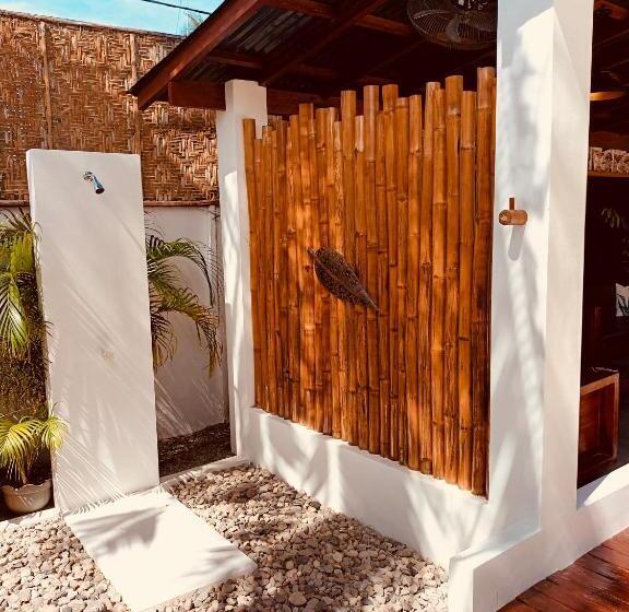 Hotel Everyday Sunday Formerly Carl S Island Inn