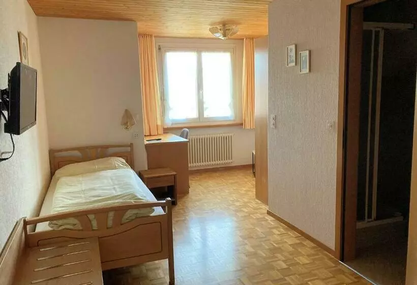 Hotelli Landgasthof Krone Bed & Breakfast