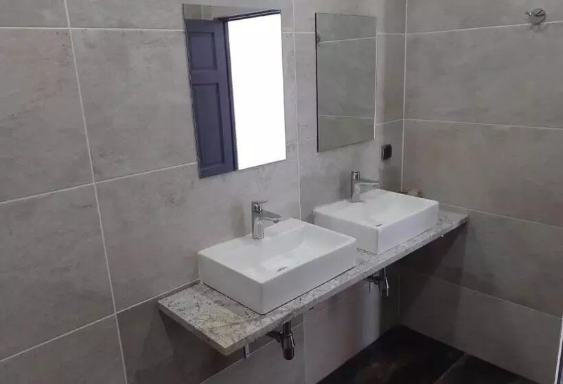 Majatalo Adam S Guest House