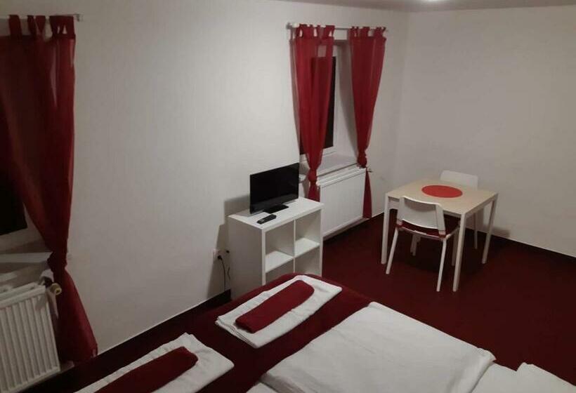 膳宿费 Penzion Quattro