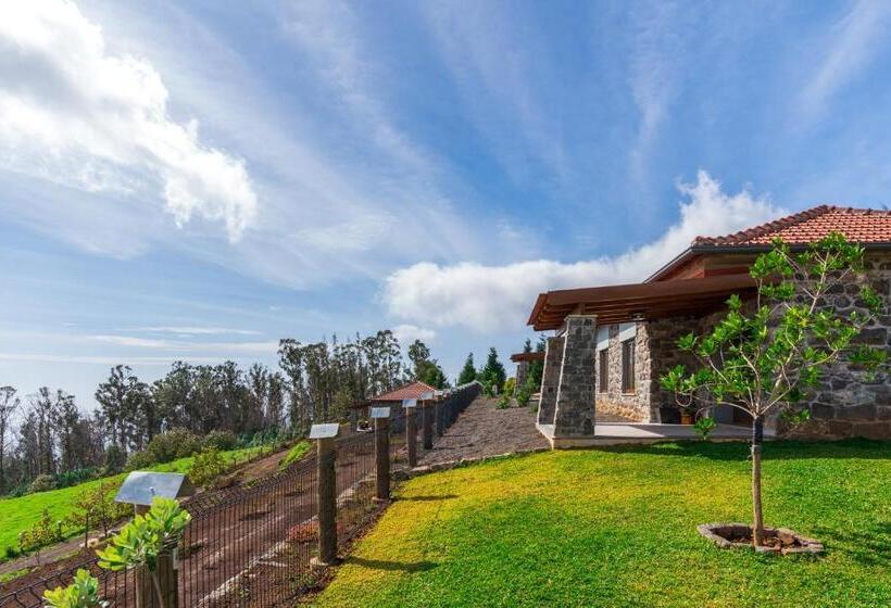 پانسیون Rochão Village By Rent2u, Lda