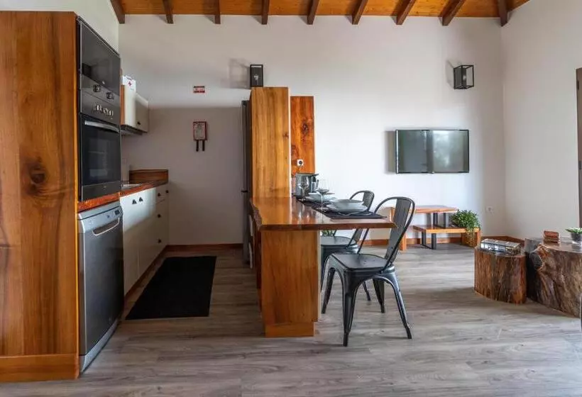 Majatalo Rochão Village By Rent2u, Lda