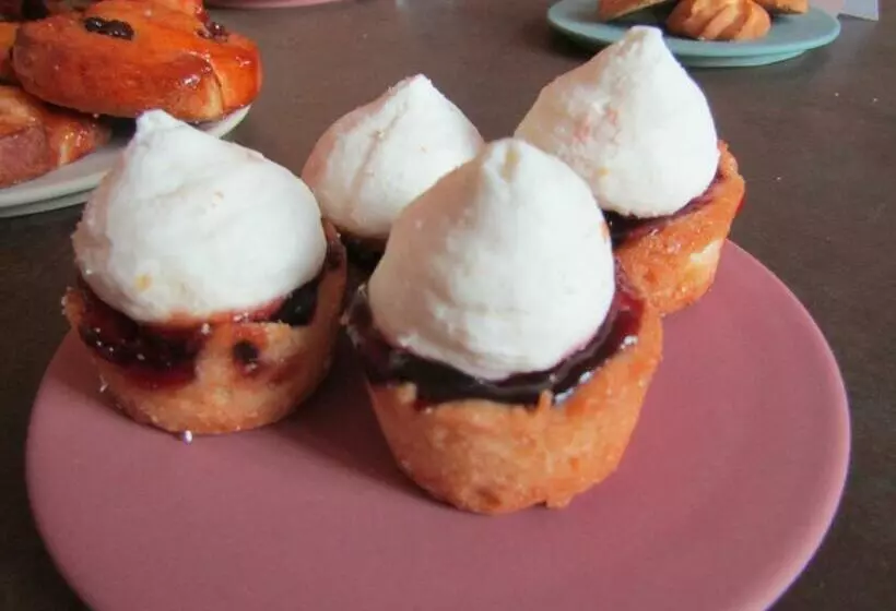 تختخواب و صبحانه Egodomus