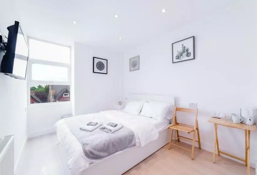 Aamiaismajoitus (B&B) Quiet Cosy Rooms