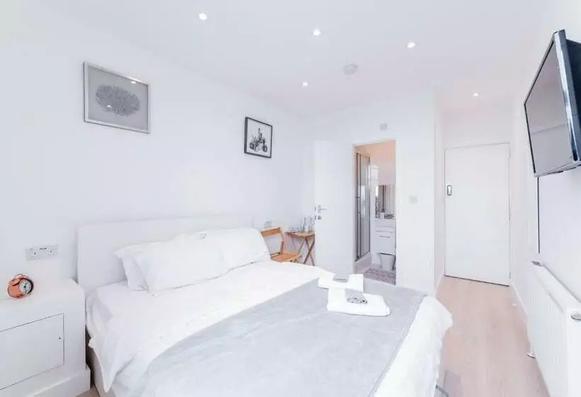 Aamiaismajoitus (B&B) Quiet Cosy Rooms