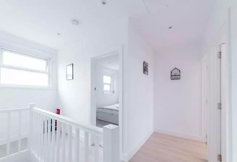 Aamiaismajoitus (B&B) Quiet Cosy Rooms