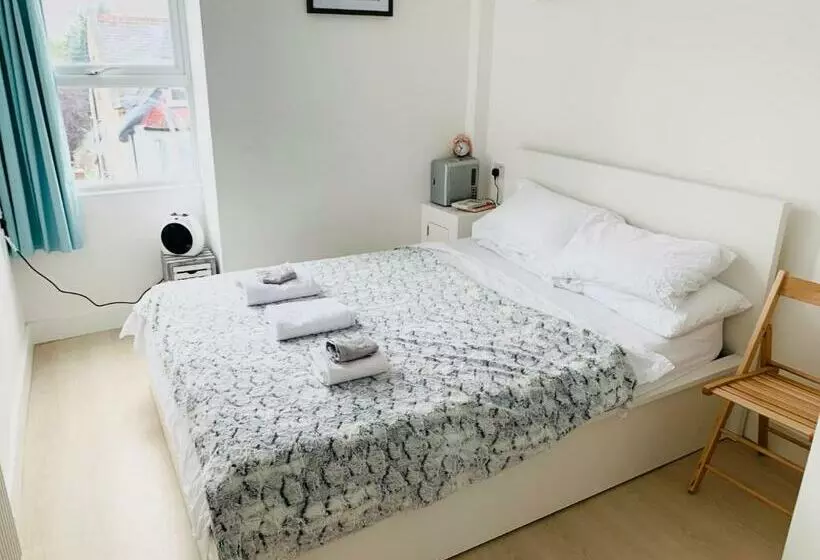 Aamiaismajoitus (B&B) Quiet Cosy Rooms