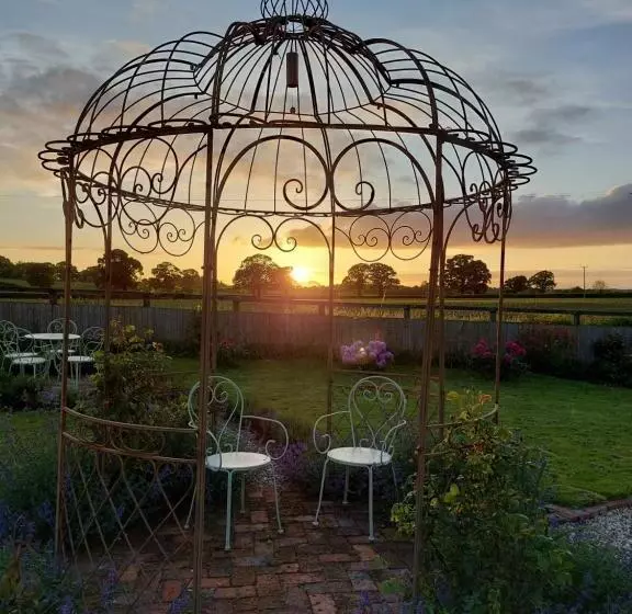 Aamiaismajoitus (B&B) The Millers Cottage