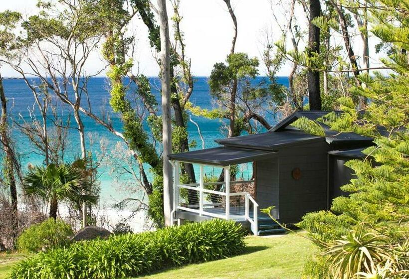 Отель Pebbly Beach Escape