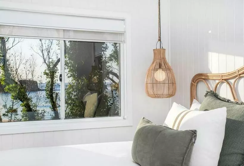 ホテル Pebbly Beach Escape