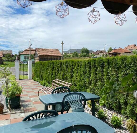 פנסיון Casa Iuliana