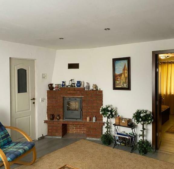 פנסיון Casa Iuliana