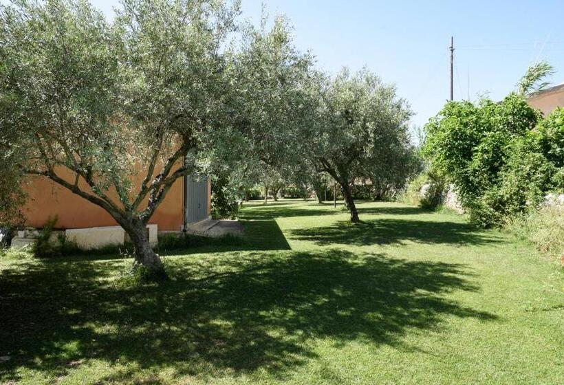 بنسيون Karrua House   Magnolia Room