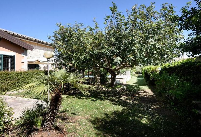 بنسيون Karrua House   Magnolia Room