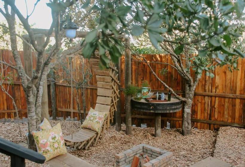 פנסיון Treedom Villas And Vardos