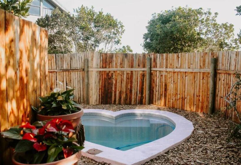 פנסיון Treedom Villas And Vardos