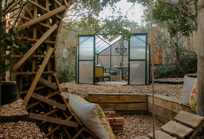 פנסיון Treedom Villas And Vardos