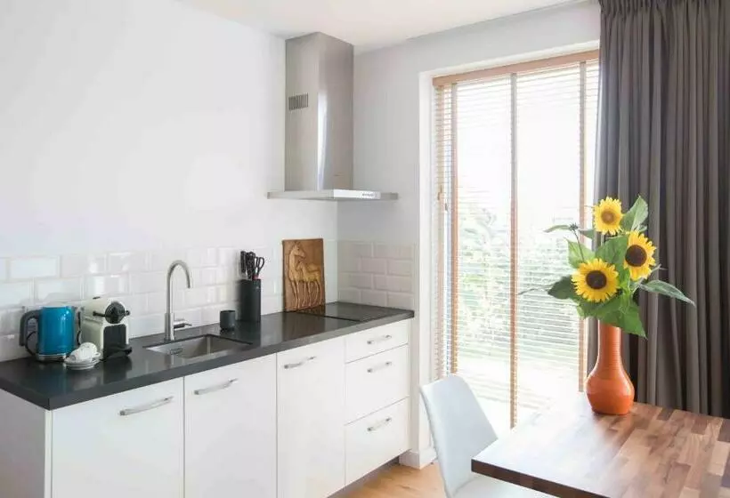 تختخواب و صبحانه Amsterdam Area Residence Oosterwold