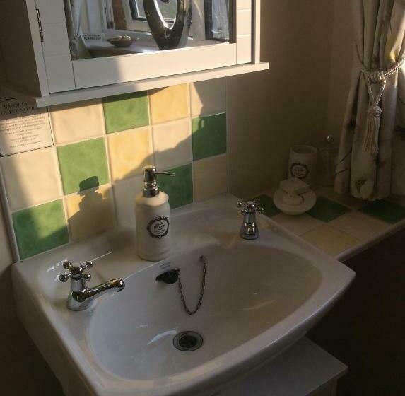 Bed and Breakfast The Poplars