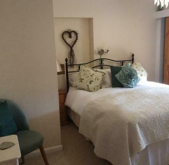 Bed and Breakfast The Poplars