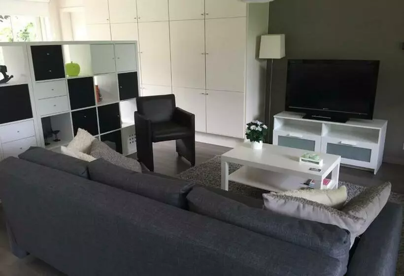 Aamiaismajoitus (B&B) Villa Kokeliko