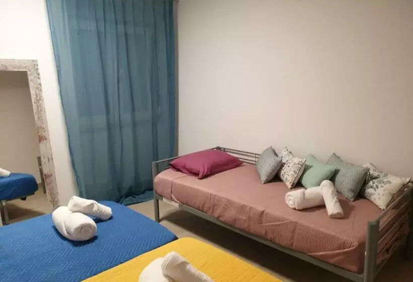 Lisbon Hostel Terminal 4