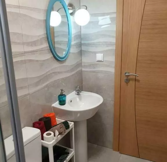 Lisbon Hostel Terminal 4