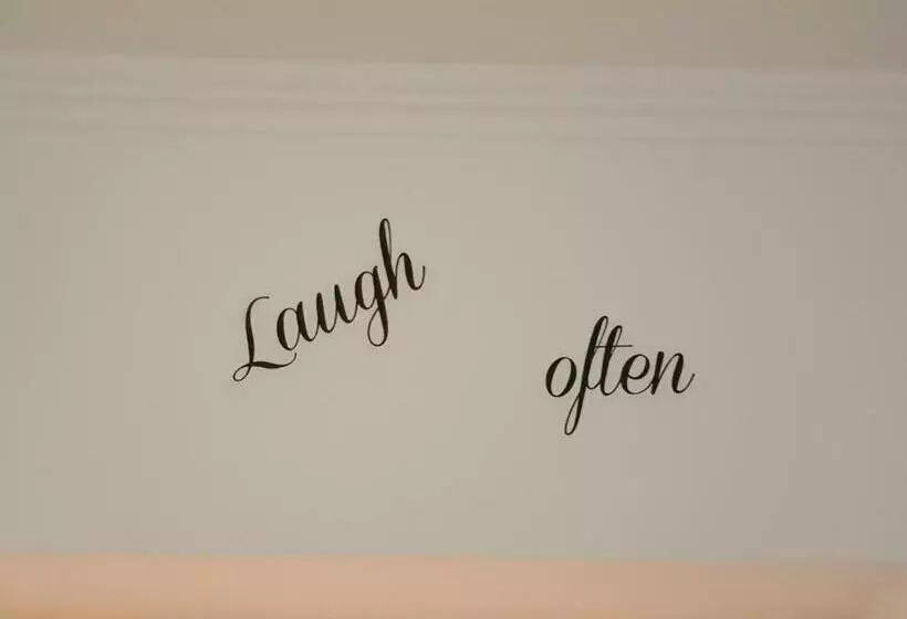 Lisbon Hostel Terminal 4