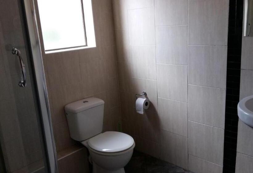 Pension (Hôtel basse catégorie) Arek S Place