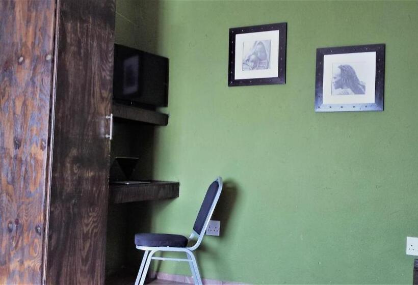 Pension (Hôtel basse catégorie) Arek S Place